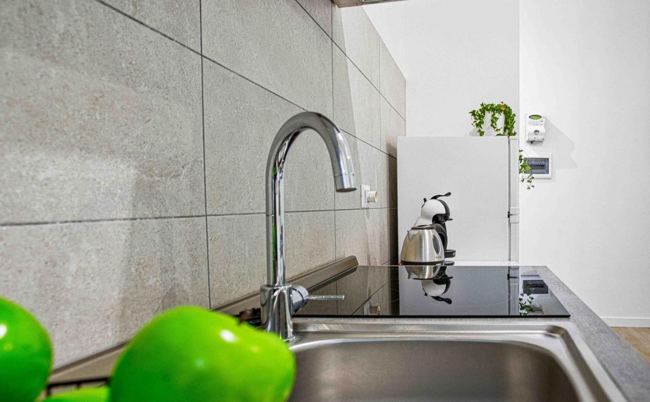 Joivy Warm And Inviting Flat With Balcony Apartment มิลาน ภายนอก รูปภาพ